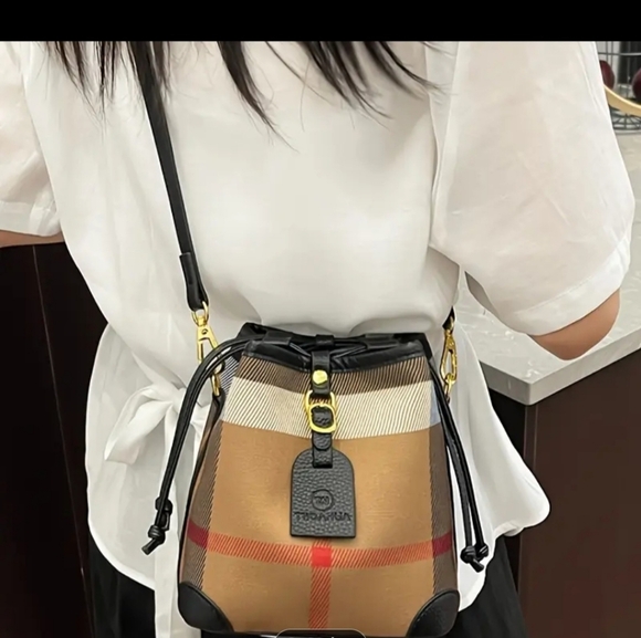 Stylish Checkered Backpack with Black and Tan Accents - Picture 2 of 4